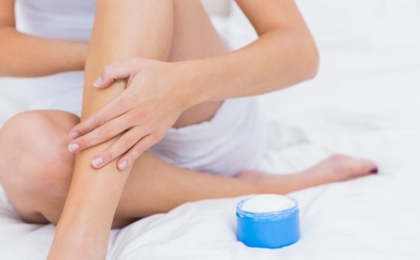 腿上皮肤干燥怎么办？腿上皮肤干燥像鱼鳞(1)