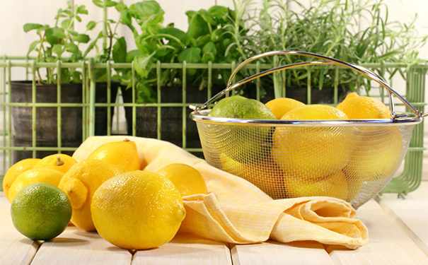 柠檬片敷脸能祛斑吗？柠檬敷脸可以祛斑吗？(1)