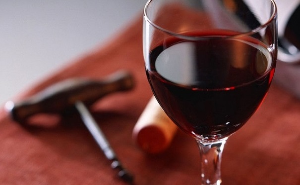 喝葡萄酒不能吃什么食物？喝了葡萄酒不能吃什么？[图]