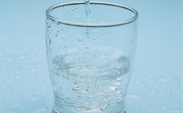 皮肤缺水长斑怎么办？皮肤缺水有斑怎么办？(1)