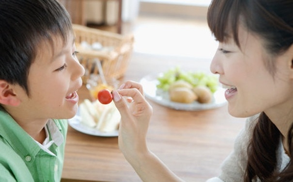 边吃饭边吃水果好吗？一边吃饭一边吃水果好吗？[图]