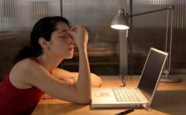 熬夜抗疲劳吃什么？熬夜疲劳补喝什么好？(1)