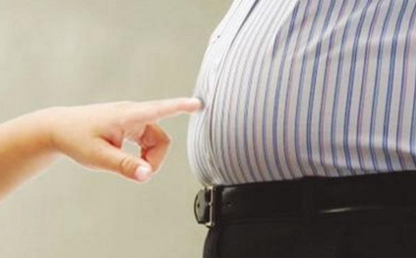 啤酒肚是喝啤酒喝出来的吗？啤酒肚和啤酒有关系吗？(1)