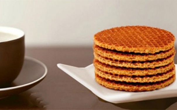 为什么嘴唇越舔越干？嘴唇越舔越干是怎么回事？[图]