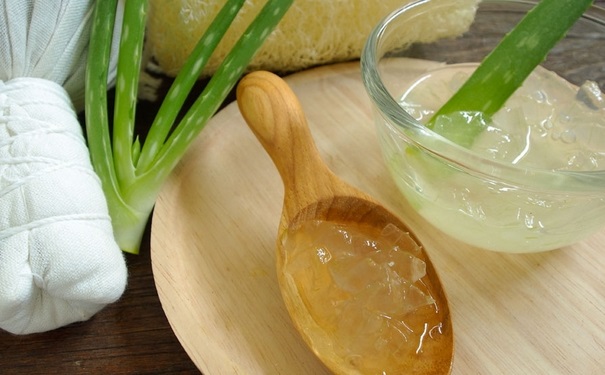 用完芦荟胶要洗脸吗？芦荟胶用完要洗吗？(1)