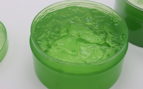 芦荟胶什么时候用好？芦荟胶用在水乳之后吗？(1)