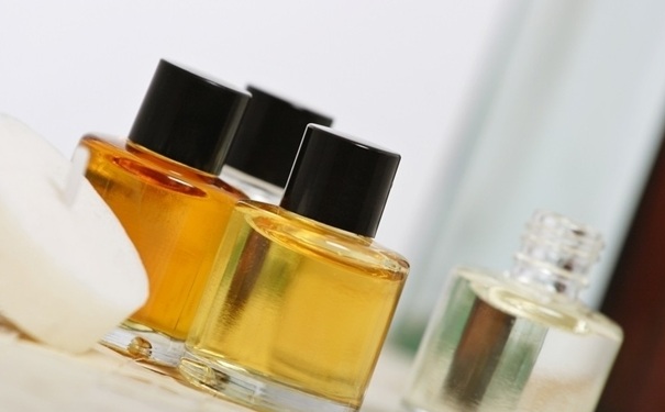 茶树精油怎么使用？茶树精油的用法有哪些？(1)