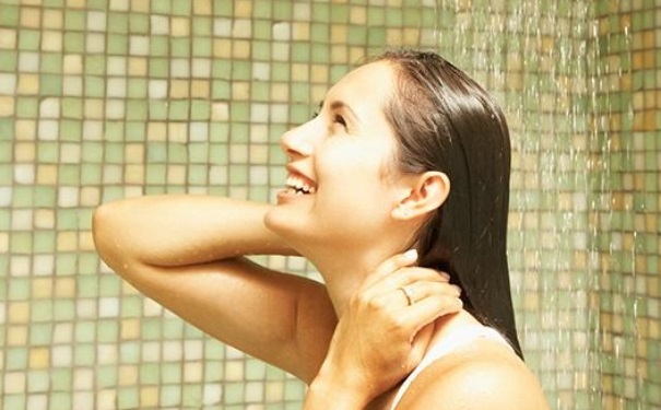 怎样去除头皮屑？ 怎样去头皮屑最有效？(1)