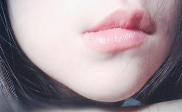 嘴唇肿了是怎么回事？嘴唇肿胀是什么原因？(1)