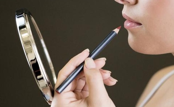 哺乳期可以化妆吗？哺乳期化妆好吗？(1)