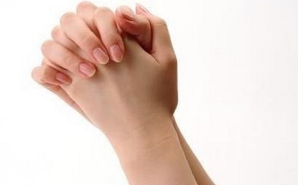 手干裂是什么原因？为什么手会干裂？(1)