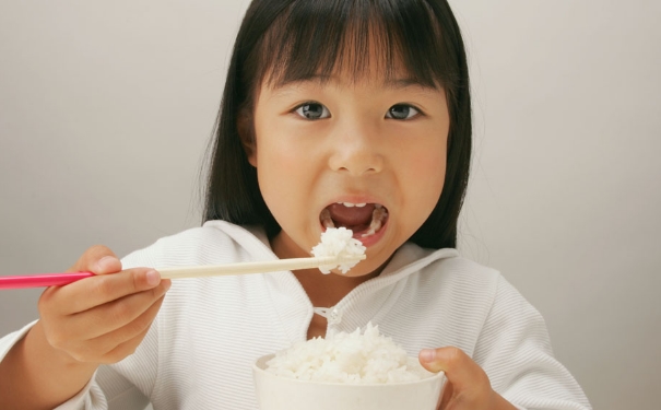 细嚼慢咽有哪些好处？细嚼慢咽的6大好处(1)