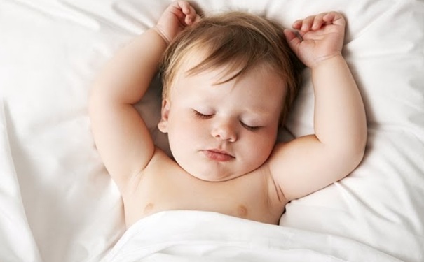 新生儿睡觉状态是怎样的？新生儿睡眠特点有哪些？(1)