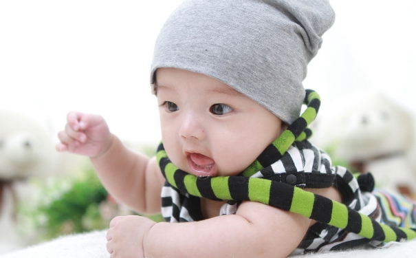 宝宝长牙咬奶头怎么办？宝宝长牙喂奶措施(1)