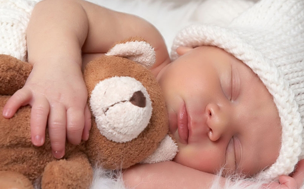 婴儿的睡眠时间是多少？婴儿的睡眠时间表(1)