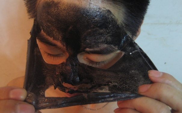 去黑头面膜多久才能干？去黑头面膜敷多长时间？(1)