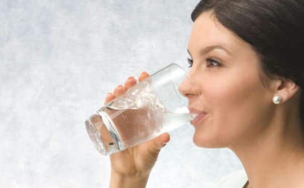 睡前怎么有效防水肿？睡前如何防水肿？[图]