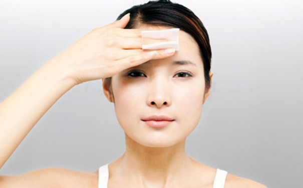 秋天肌肤怎么保养？秋天皮肤保养方法(1)