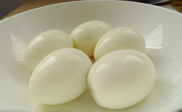 黑眼圈吃什么食物好？吃什么可以去除黑眼圈？(1)