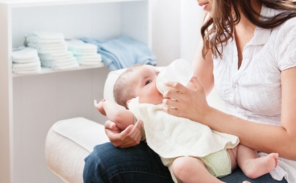 产妇挤奶的正确方法是什么？产妇挤奶要注意什么？(1)