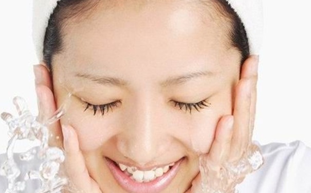 淘米水洗脸的好处？淘米水洗脸有什么作用？(1)