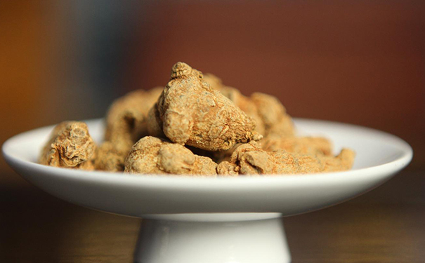 祛斑怎么吃三七粉？三七粉祛斑的正确吃法(1)