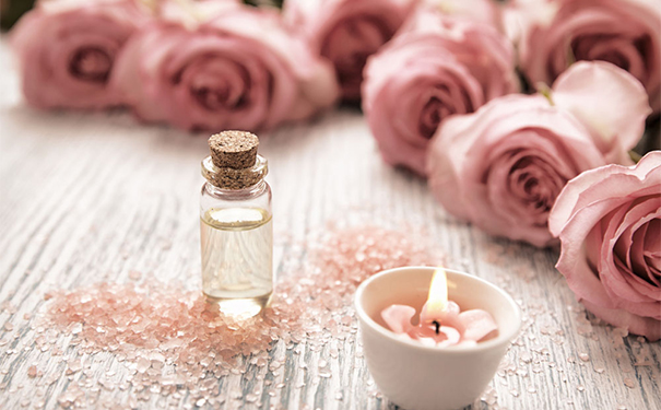 哪款精油收缩毛孔？什么精油可以收缩毛孔？(1)