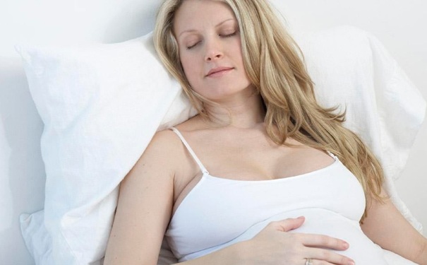 孕妇睡觉的正确姿态？孕妇睡姿是怎样的？(1)