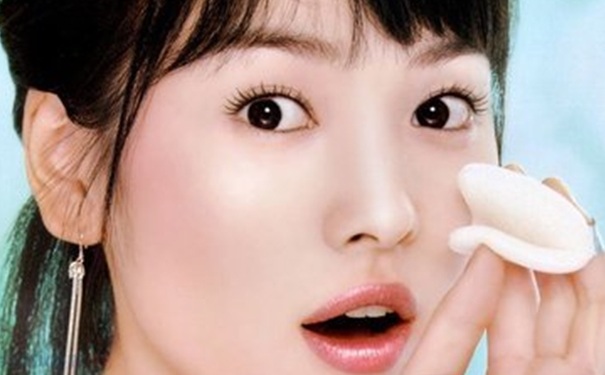 粉刺是怎么形成的？脸上长粉刺是怎么回事？(1)