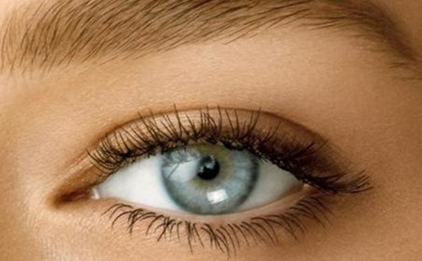 眼部脂肪粒怎么去除？眼睛周围有脂肪粒怎么办？(1)