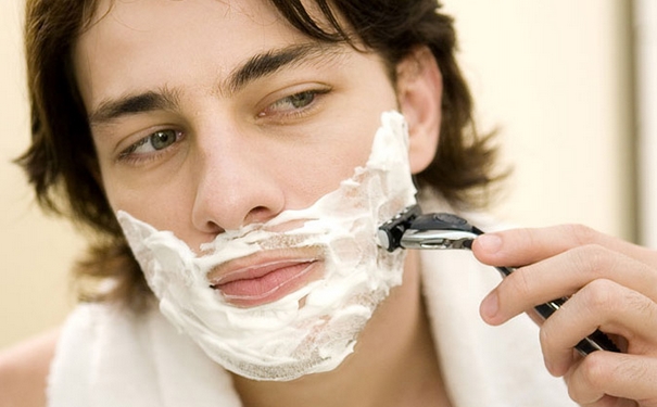 剃胡须的正确方法 剃胡须的最佳时间[图]