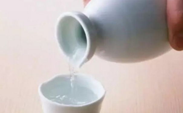 喝白酒前吃什么不容易醉？喝白酒前吃什么解酒？[图]