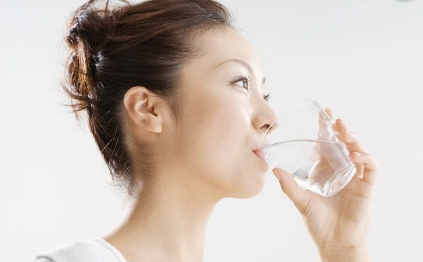 喝水美容吗？最佳喝水时间表(1)