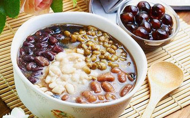 老年痴呆吃什么食物好？吃什么能预防老年痴呆？(1)