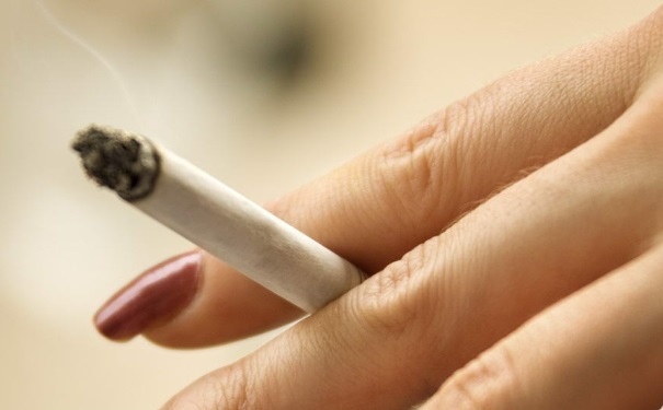 二手烟的危害是什么？吸二手烟对女性的危害(1)