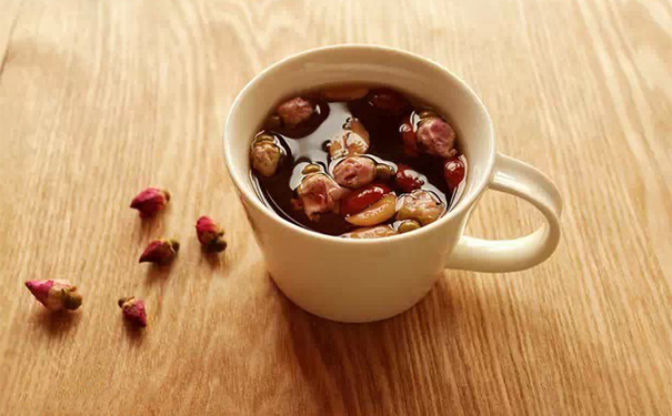 坐月子吃什么补气血？坐月子吃什么补身体？(1)