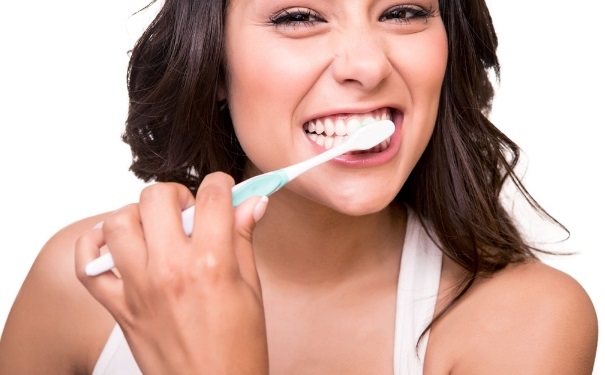 饭前刷牙还是饭后刷牙好？饭前刷牙好还是饭后刷牙好？(1)