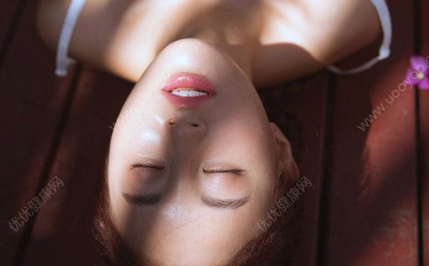 13岁女孩有白色分泌物咋回事？13岁女孩有白色分泌物正常吗？(5)