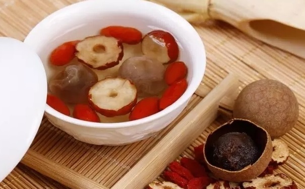 产后吃什么补气血？产后吃什么食物补血气？(1)