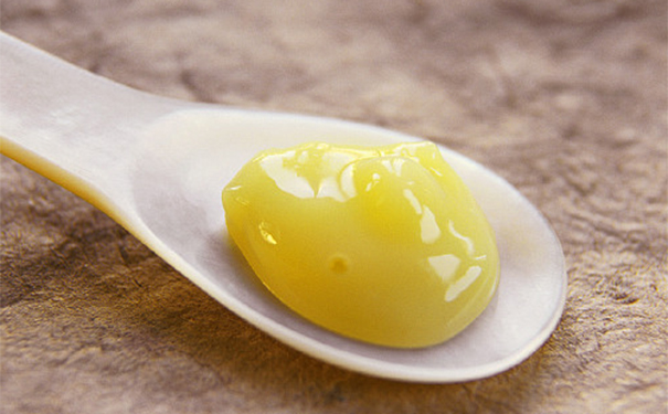 更年期能吃蜂王浆好吗？更年期吃蜂王浆好不好？(1)