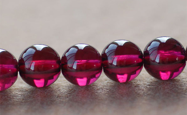 石榴石有什么好处？石榴石的功效与作用(1)