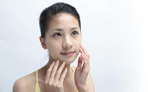 脸肿是怎么回事？脸肿是什么原因引起的？(1)