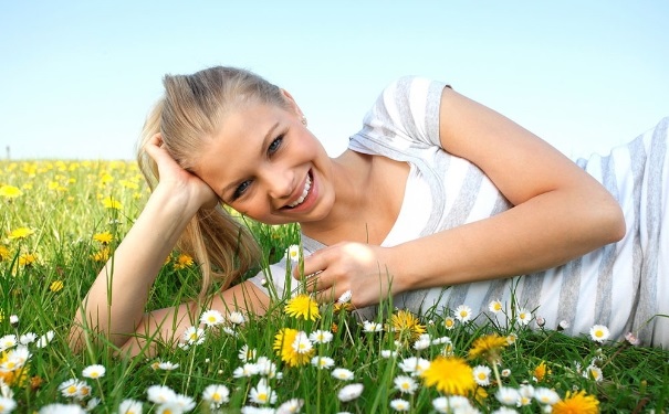 眼皮松弛要怎么办？眼皮松弛如何紧致？(1)