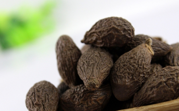 胖大海泡水喝的功效与作用 胖大海有什么功效？(1)