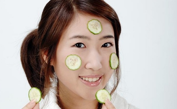 黄瓜敷脸有什么好处？黄瓜敷脸有什么坏处？(1)