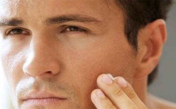 男人毛孔粗大有黑头怎么办？男人毛孔粗大怎么办？(1)