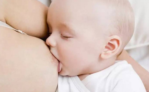 哺乳期乳房里有硬块什么原因？哺乳期乳房有硬块痛怎么办？(1)
