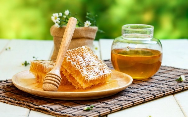 经期能喝蜂蜜水吗？经期可不可以喝蜂蜜水？(1)