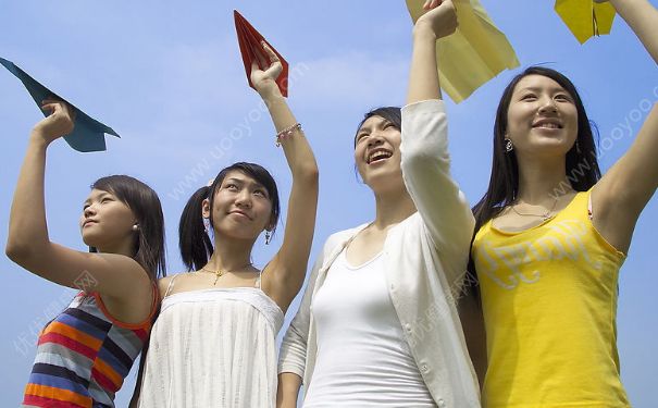 为什么青春期孩子会关注异性？青少年关注异性正常吗？(1)