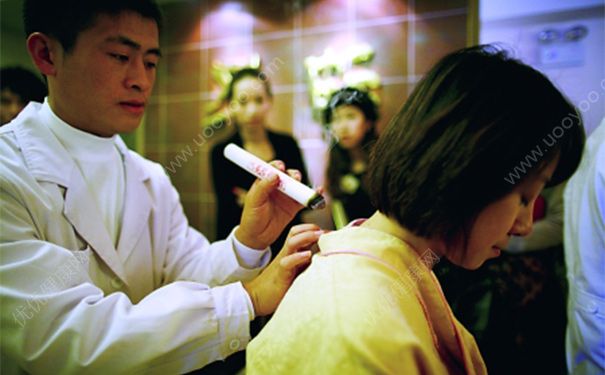 艾灸可以治疗痛经吗？艾灸治疗痛经的方法(1)